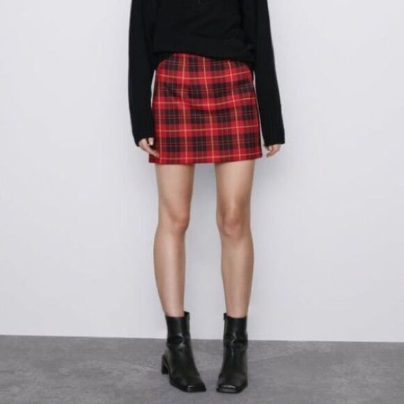 Zara Red Plaid Mini Zip Skirt Size Medium - Picture 1 of 4